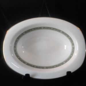 Vintage Replacement China Royal Doulton 11in Oval Veggie Bowl in Rondelay